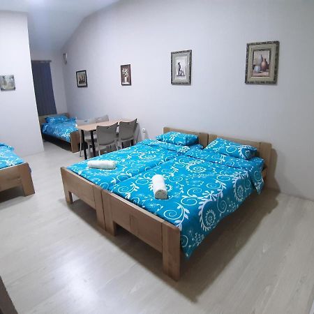 Goka Apartments غيفيغليا المظهر الخارجي الصورة